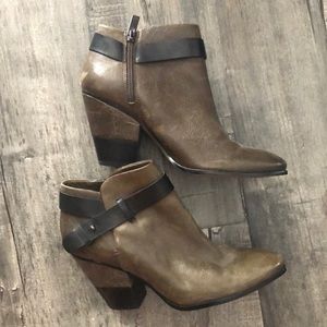 Dolce Vita Brown Distressed Leather Booties Sz 9.5